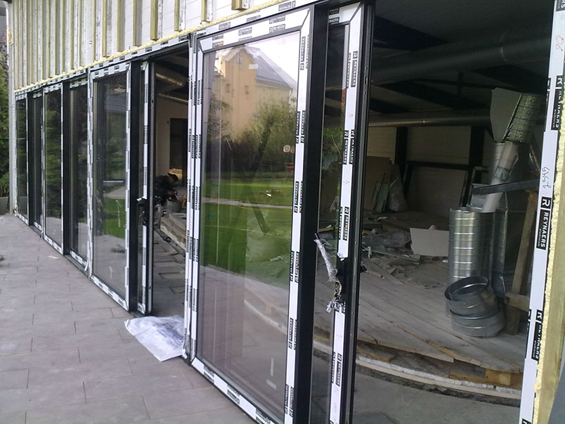 Раздвижные окна и двери 